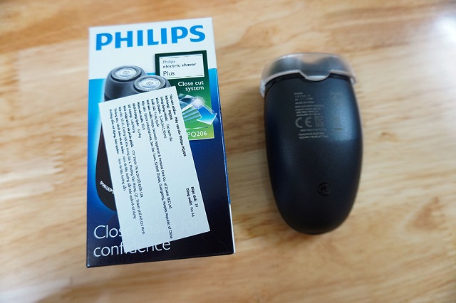 Review máy cạo râu Philips PQ206 – phụ kiện không thể thiếu của cánh mày râu