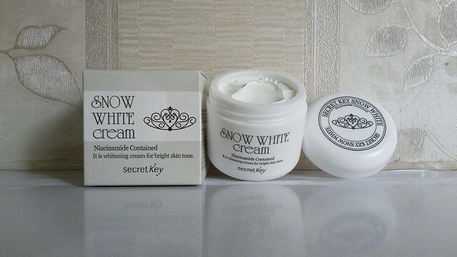Kem dưỡng trắng da Snow White Milky Cream