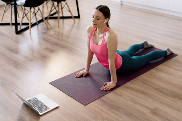Học yoga online có tốt không? lựa chọn linh hoạt