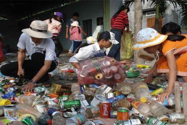 Ve Chai Là Gì? ⚡️ Lợi Ích & Hạn Chế Của Nghề Thu Mua Ve Chai